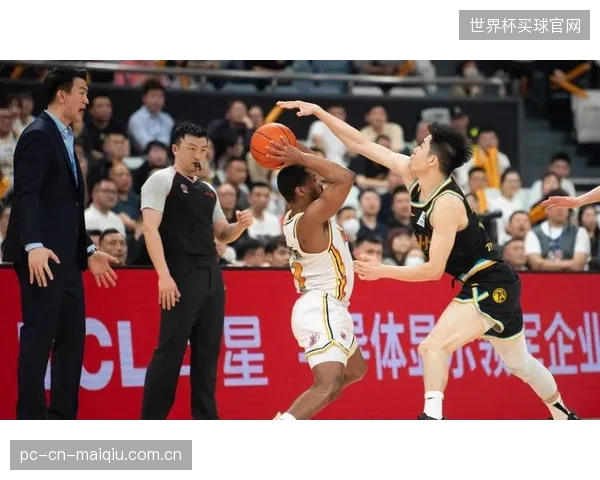 CBA下赛季将迎来赛制改革,常规赛恢复至46轮,季后赛八强战改为五局三胜制。 CBA下赛季将迎来赛制改革,常规赛恢复至46轮,季后赛八强战改为五局三胜制。